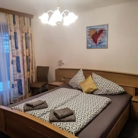 Schultes Evelyn Apartment