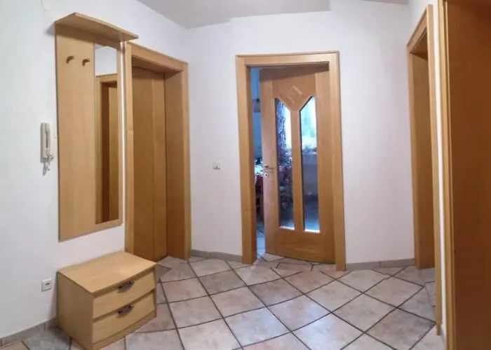 Schultes Evelyn Jerzens